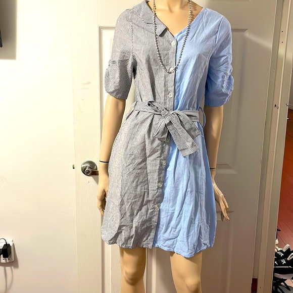 Stylish button down dress.Medium size - Picture 1 of 1